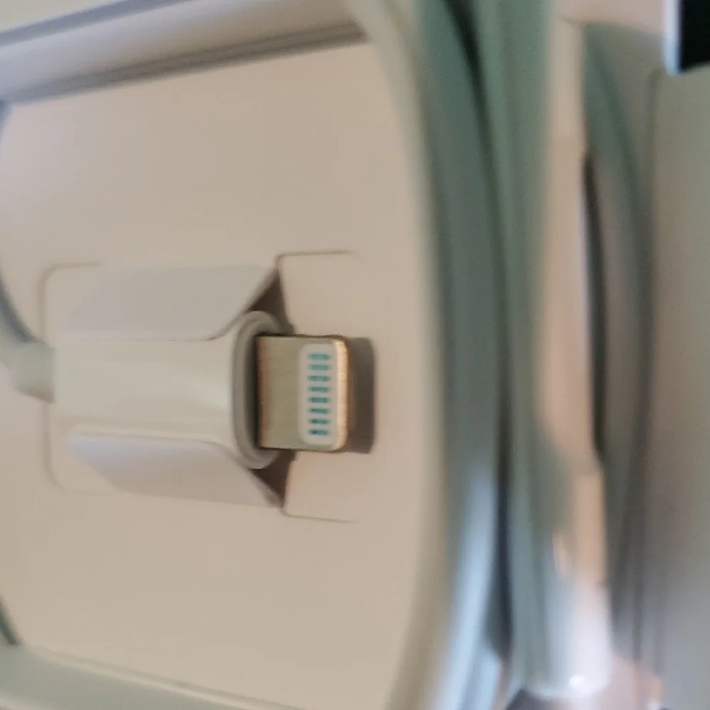 New Apple White Wired Earbuds